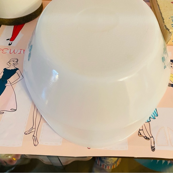 Vintage Glasbake Divided Oval Casserole Dish J2352 – Blue Fruit Milk Glass - Picture 7 of 8